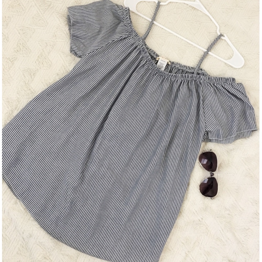 🌸Cold Shoulder Blouse 🌸
